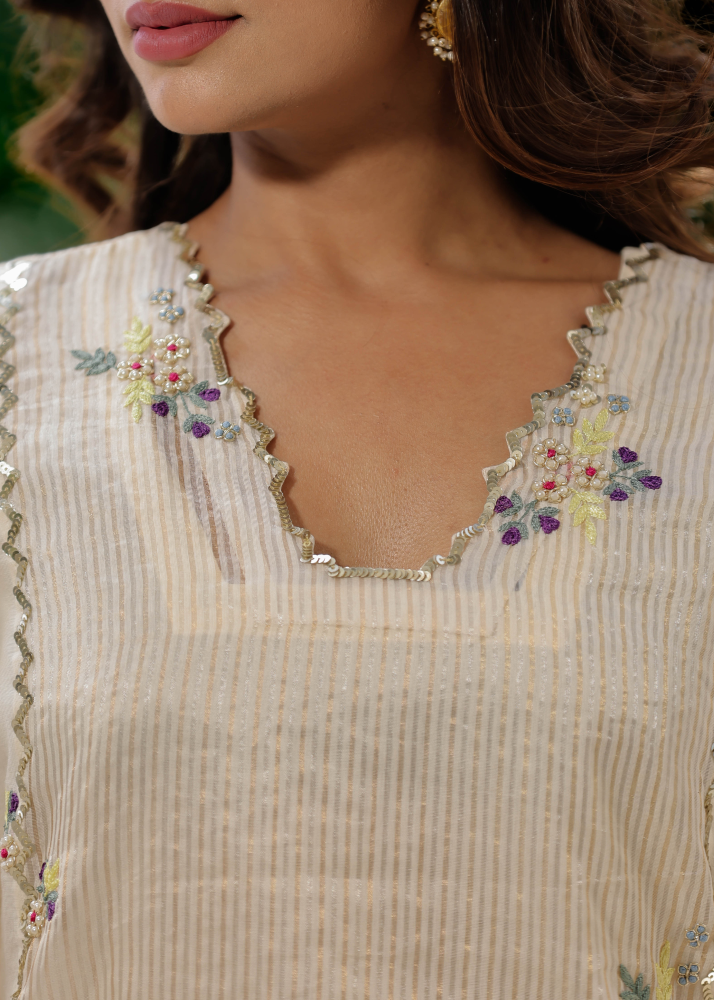 Ivory Zari Sitaara Short Kurta Set