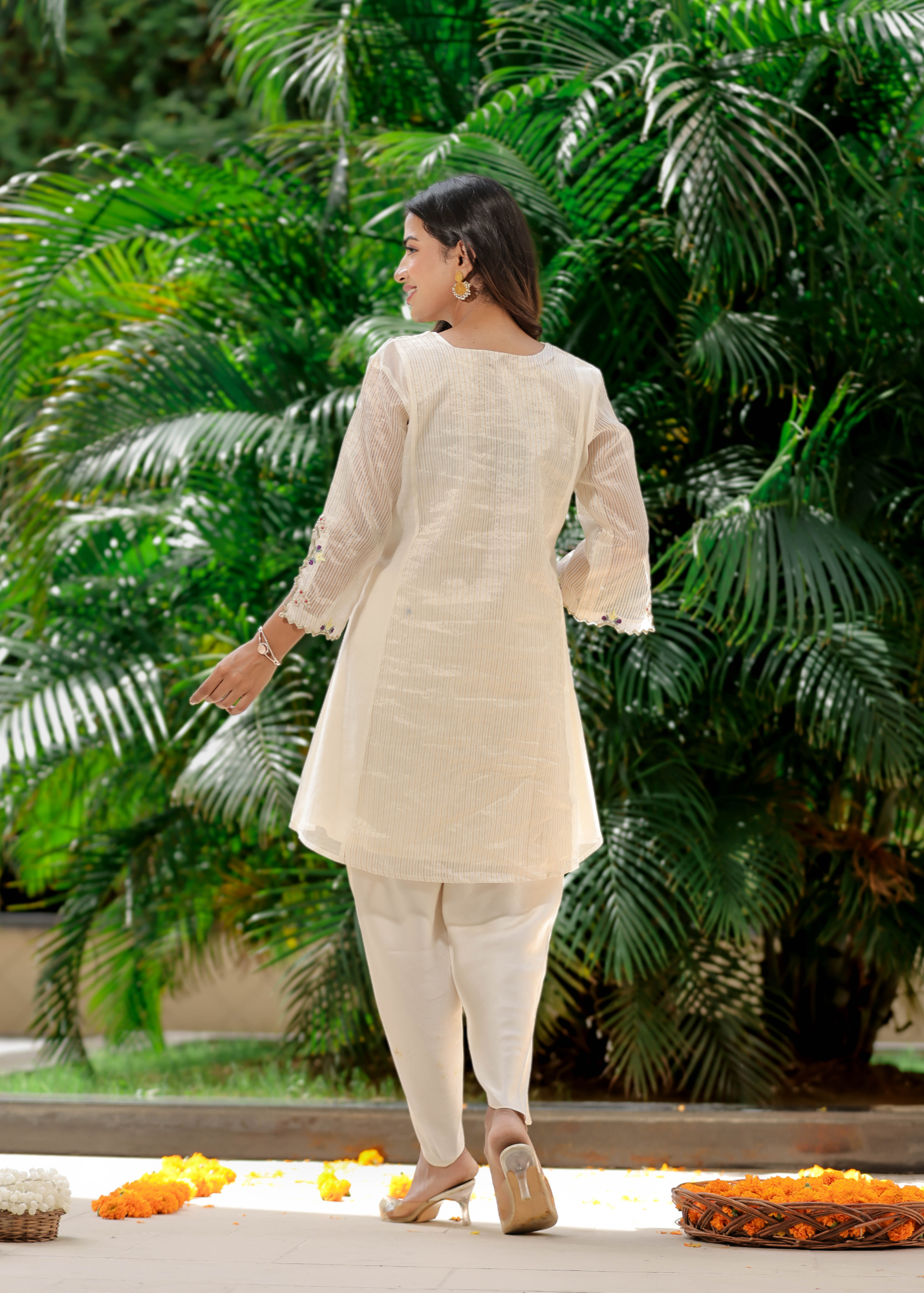 Ivory Zari Sitaara Short Kurta Set