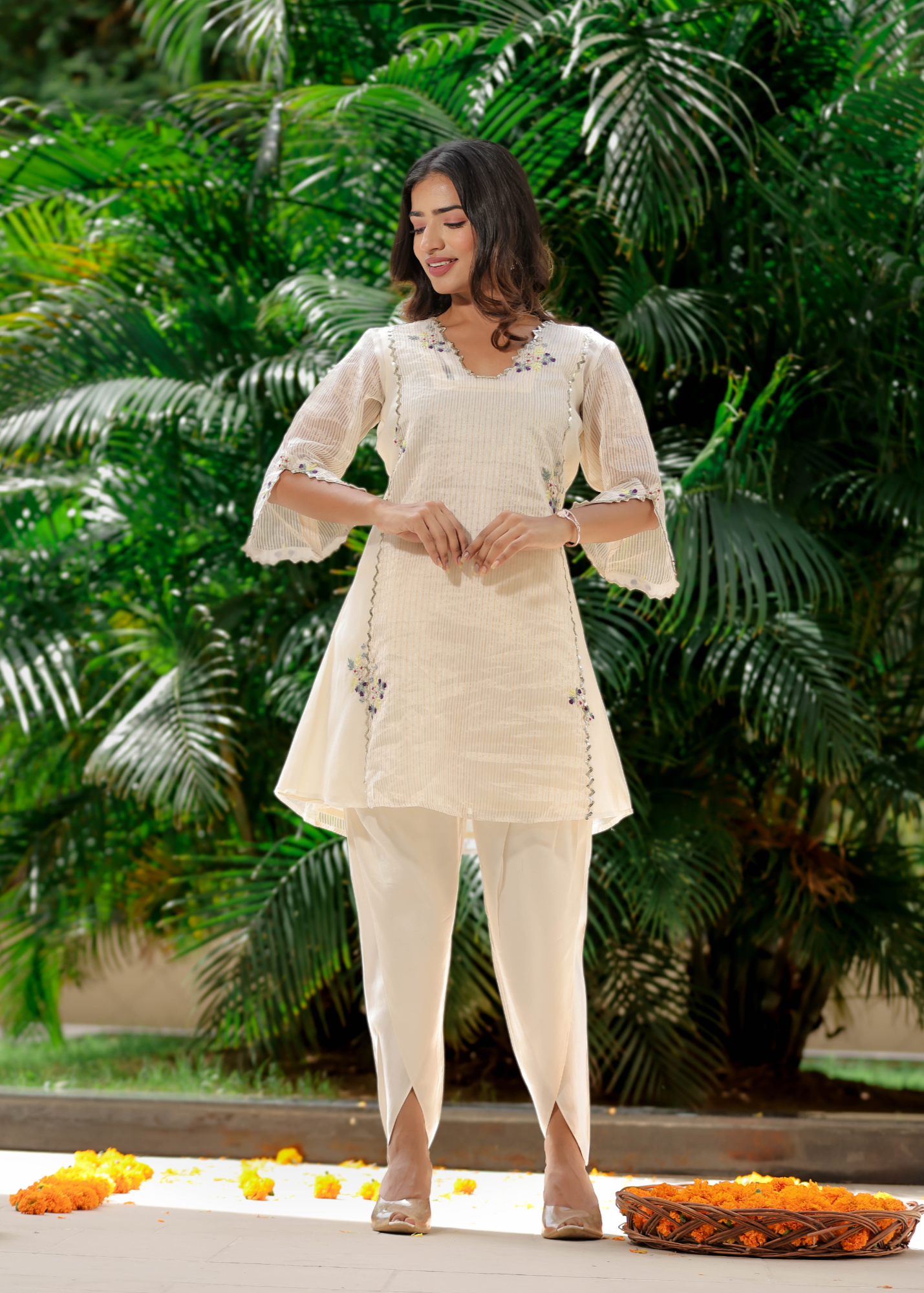Ivory Zari Sitaara Short Kurta Set