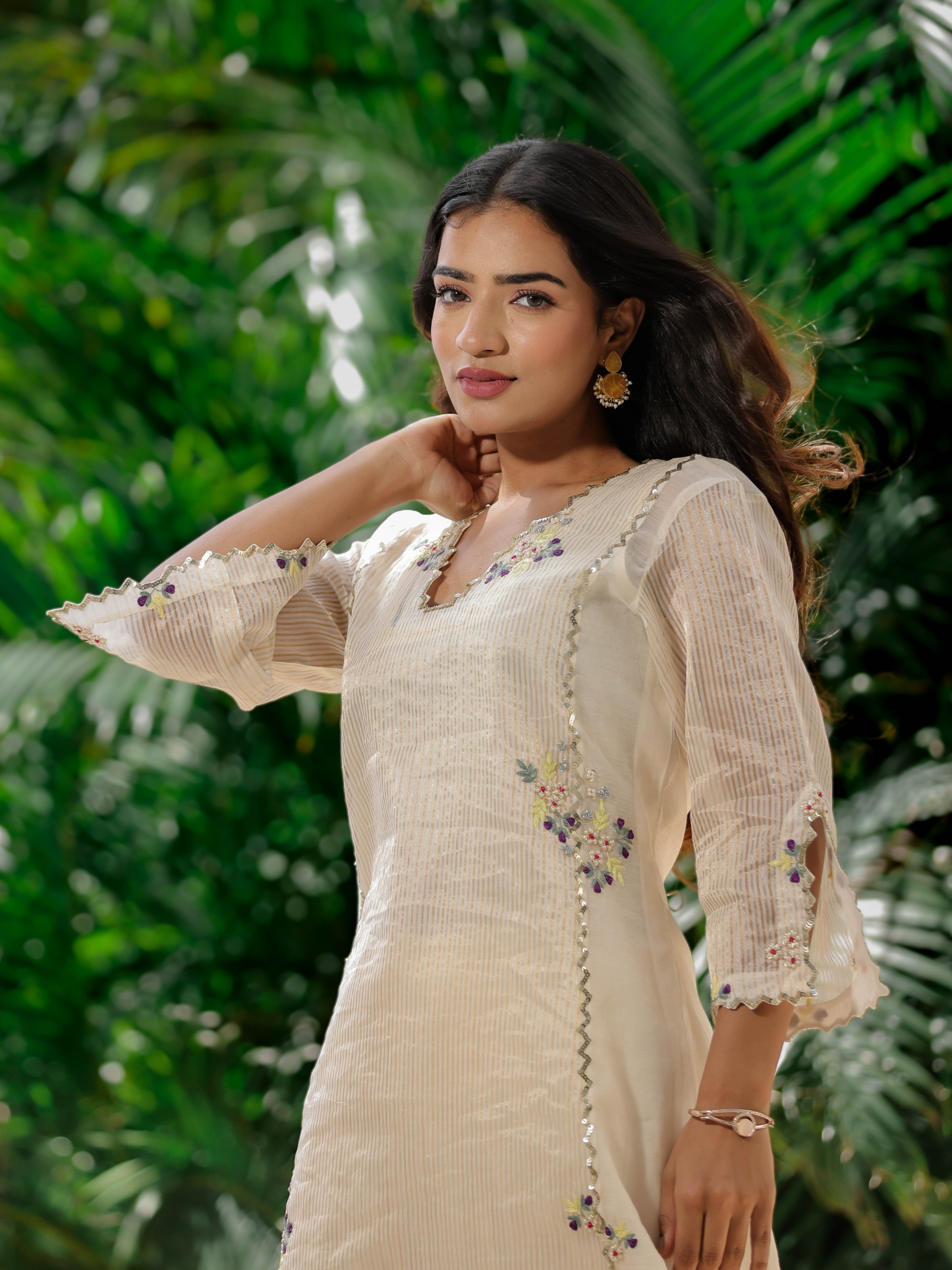 Ivory Zari Sitaara Short Kurta Set