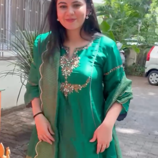 emerald green nayaab chanderi outfit
